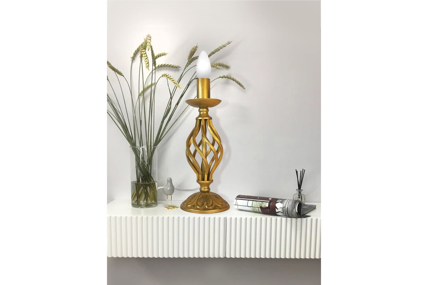 Дизайнерскую настольную лампу ПЕТРАСВЕТ S5127-1